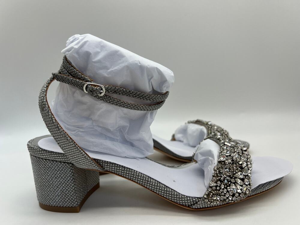 Badgley Mischka Women's Jada Ankle Wrap Block Heel Silver MP5316 Size 7 NIB